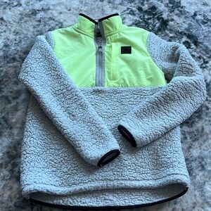 Sherpa UA 1/4 zip. Size (YL).